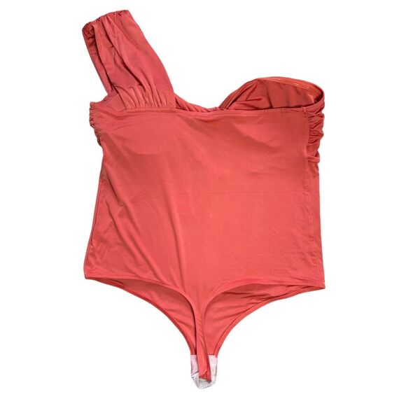 Body Contour Compression Silky One Shoulder Thong Bodysuit With Removable Cups - Picture 4 of 7